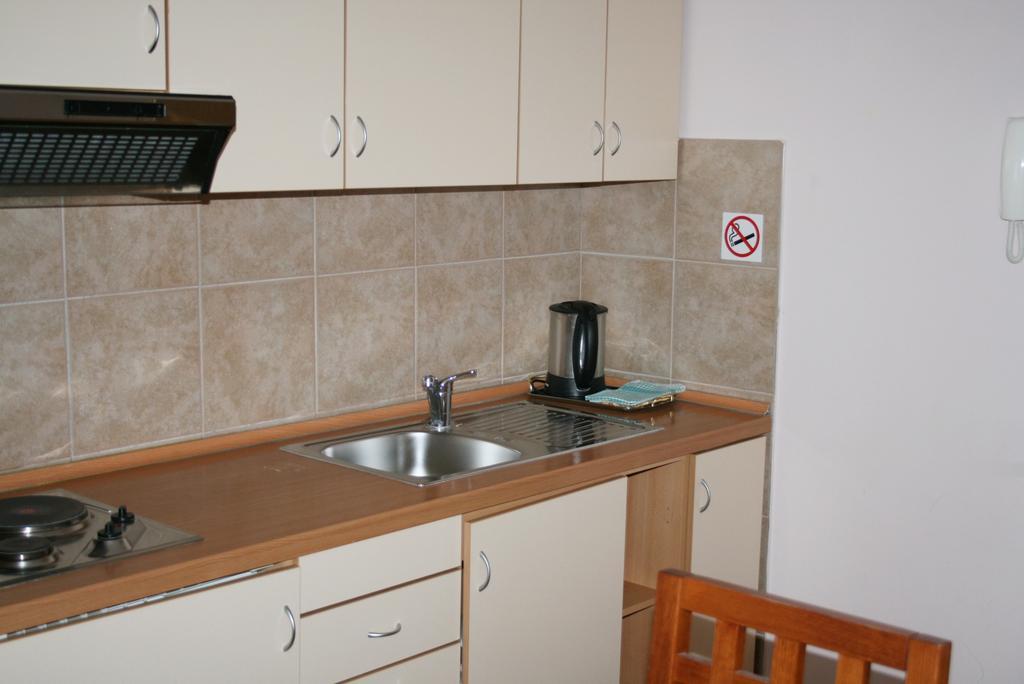 Aparthotel Castrum Novum Novigrad Istria Zimmer foto