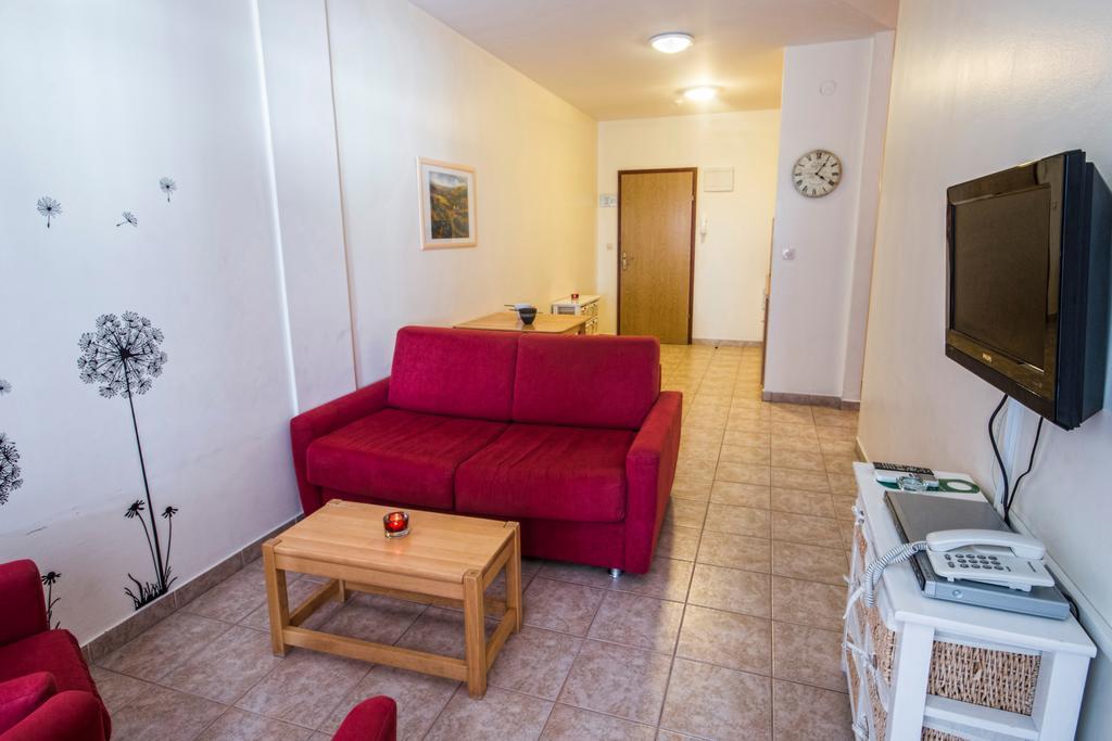 Aparthotel Castrum Novum Novigrad Istria Zimmer foto