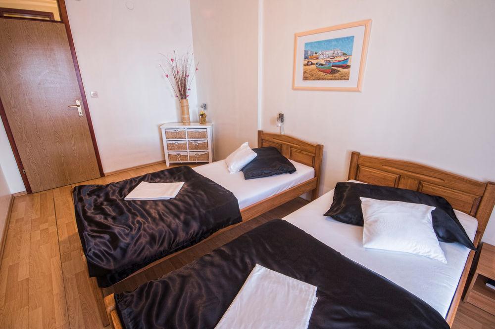 Aparthotel Castrum Novum Novigrad Istria Exterior foto